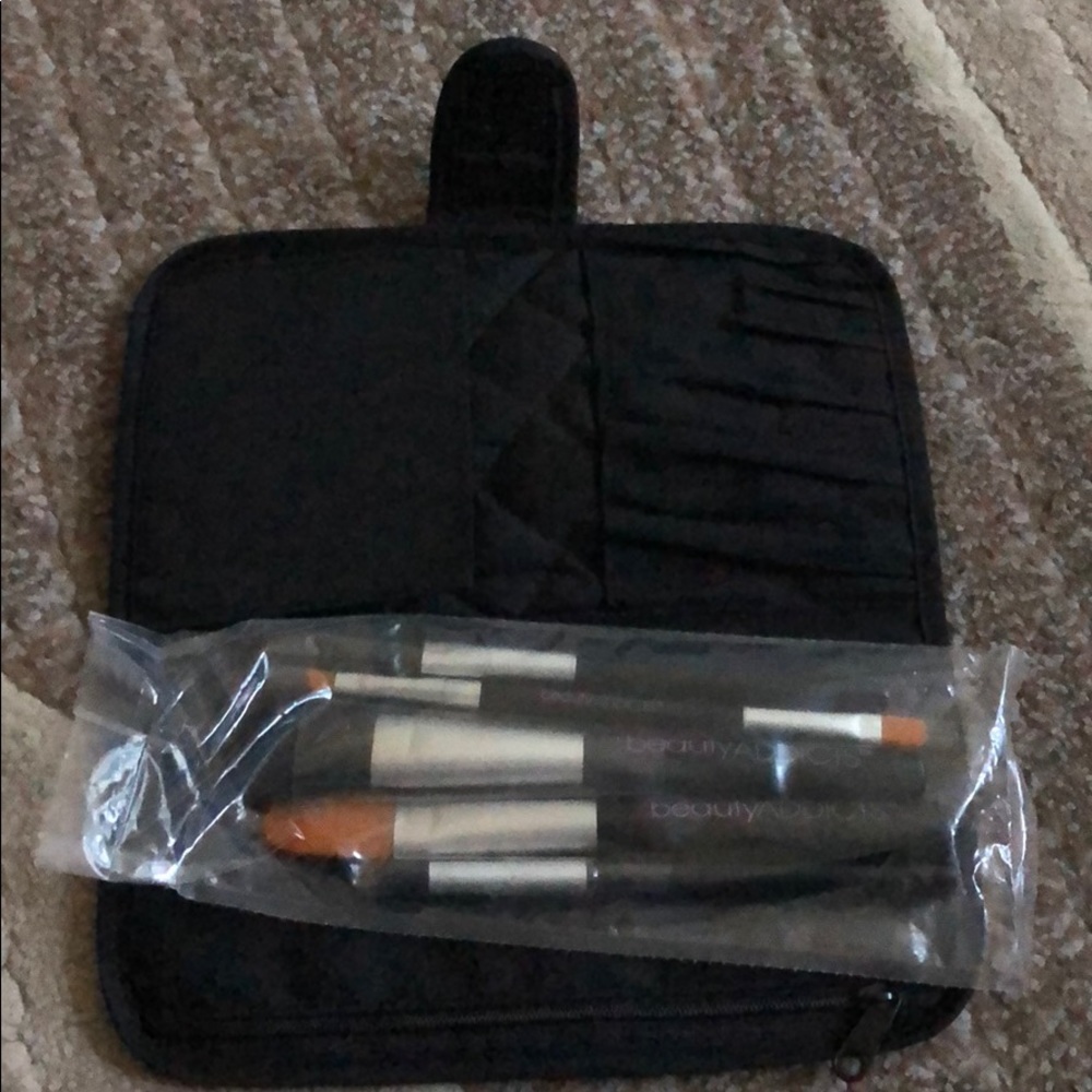 BeautyADDICTS brush set
